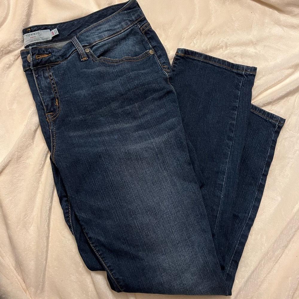 TORRID Straight Jean - Medium wash Size 16R - Picture 4 of 10